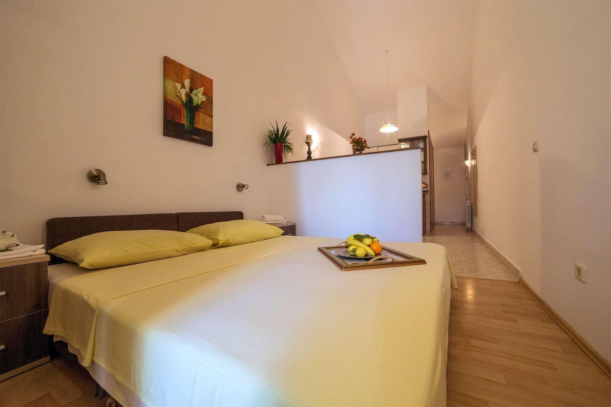 Beach Apartments Lavica Подстрана Экстерьер фото